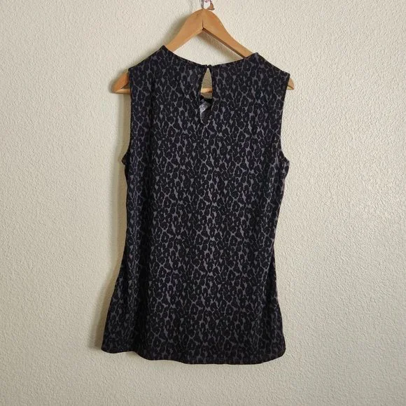 41 Hawthorne Gray Leopard Print Top - Picture 2 of 2